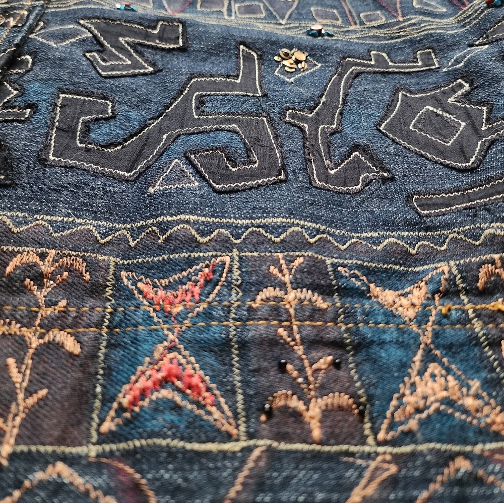 Women's Patterned Jacket - Picture 3 of 3